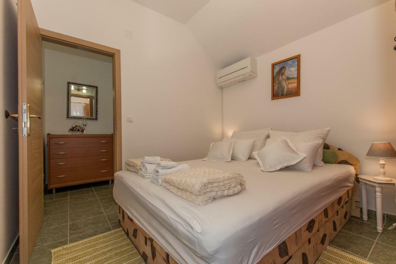 Holiday Home Godinj Donje Rascane Екстериор снимка